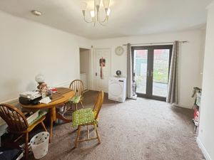 Dining Room - click for photo gallery